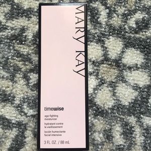 Mary Kay Age-Fighting Moisturizer